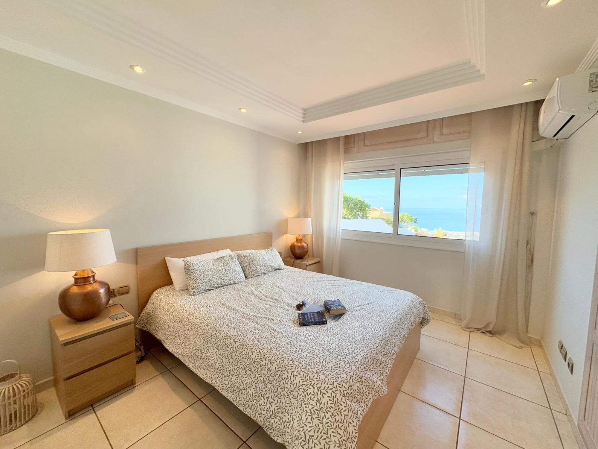 Villa Amorio A Spacious Modern Getaway With A Private Heated Pool & Sea Views 아데제 외부 사진